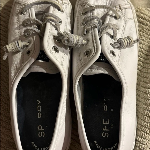 womens sperrys size 6.5 White leather slip on with laces - Picture 5 of 8